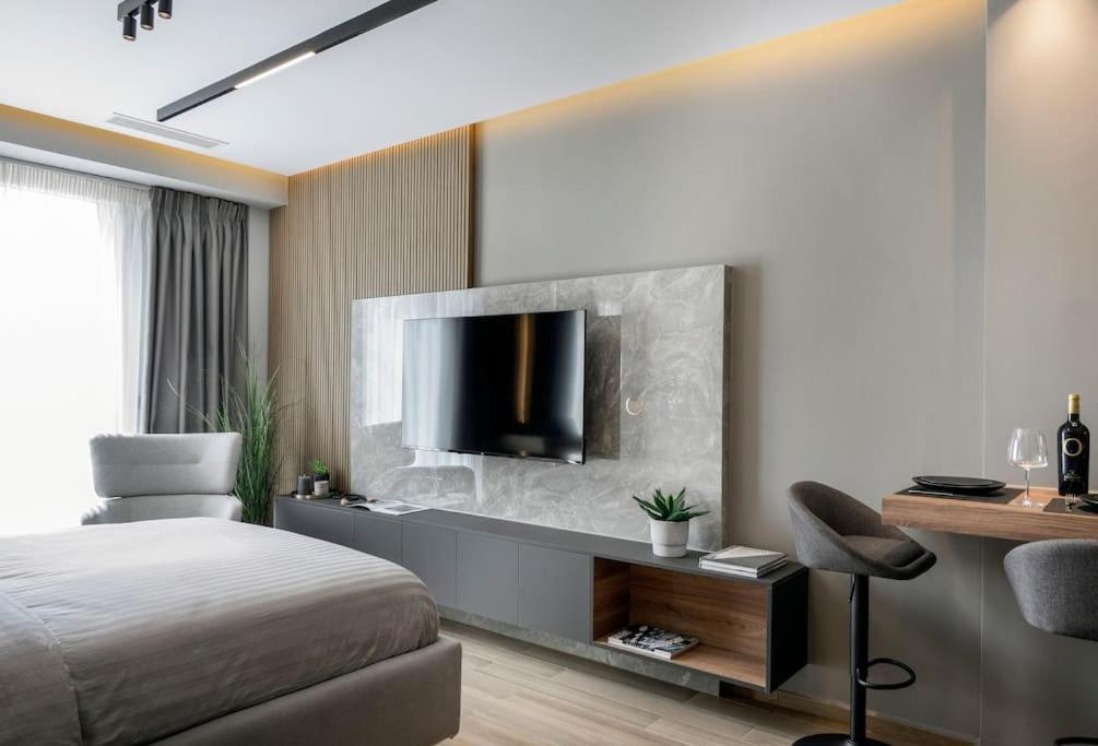 Aristotelian Virtues - Sophia Apartment *